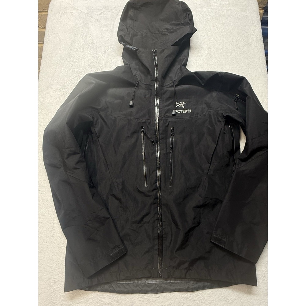Arc'teryx Men's LARGE Traverse Water Resistant GoreTex Black Jacket Outdoor